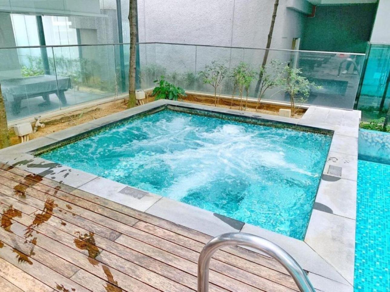 Mercu Summer Suites Klcc By Tasrifa Kuala Lumpur Dış mekan fotoğraf